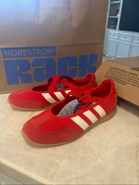 NEW!! Adidas Red Barrera Mary Jane Slip-On Sneakers ballet flats size 8.5